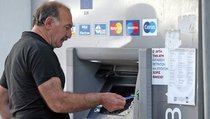 Греция: банкоматы вместо танков